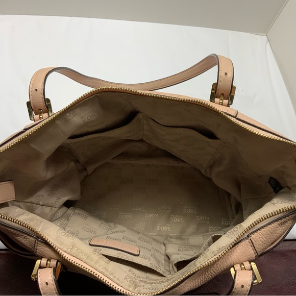 Michael Kors Pink Hand bag - Picture 7 of 8